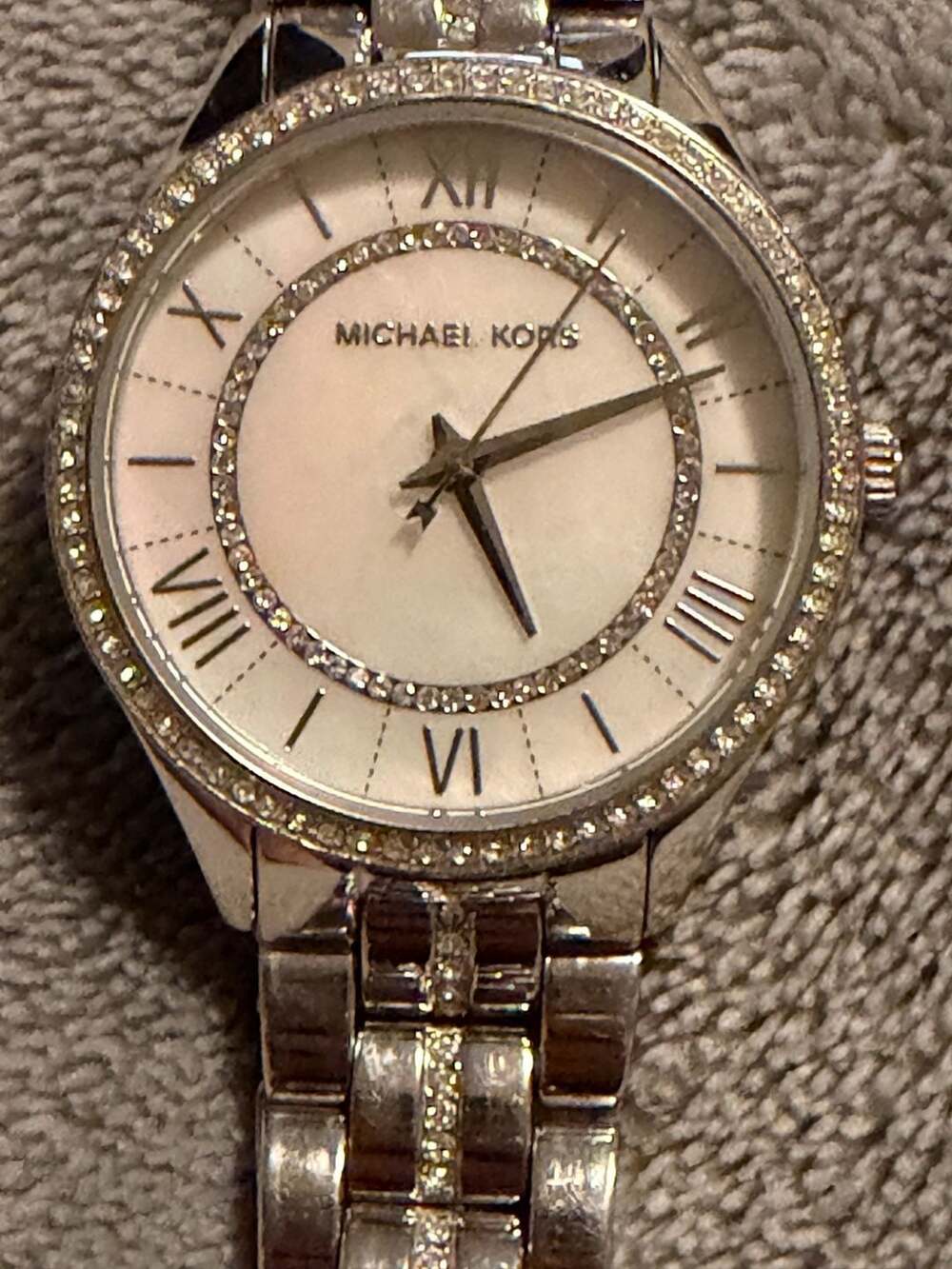Michael Kors Lauryn MK3900 Women's Silver-Tone Stainless Crystal Pave Watch - Picture 3 of 5